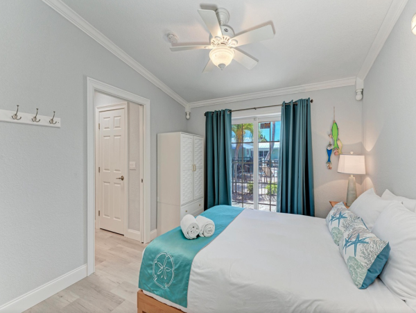 Holmes Beach Vacation Rental- Pool Villa Near Beach One Block Beach